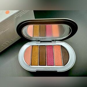 r.e.m. beauty midnight shadow eye shadow palette in Smitten Kitten